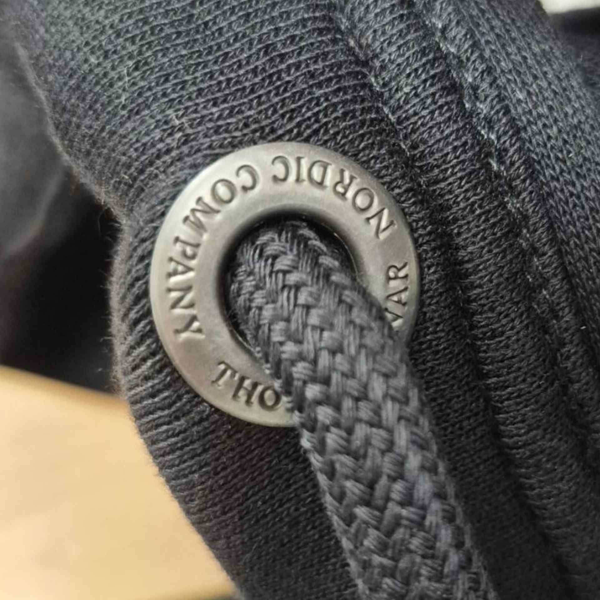 Thor Steinar Kapuzenjacke Drodning Schwarz/Schwarz